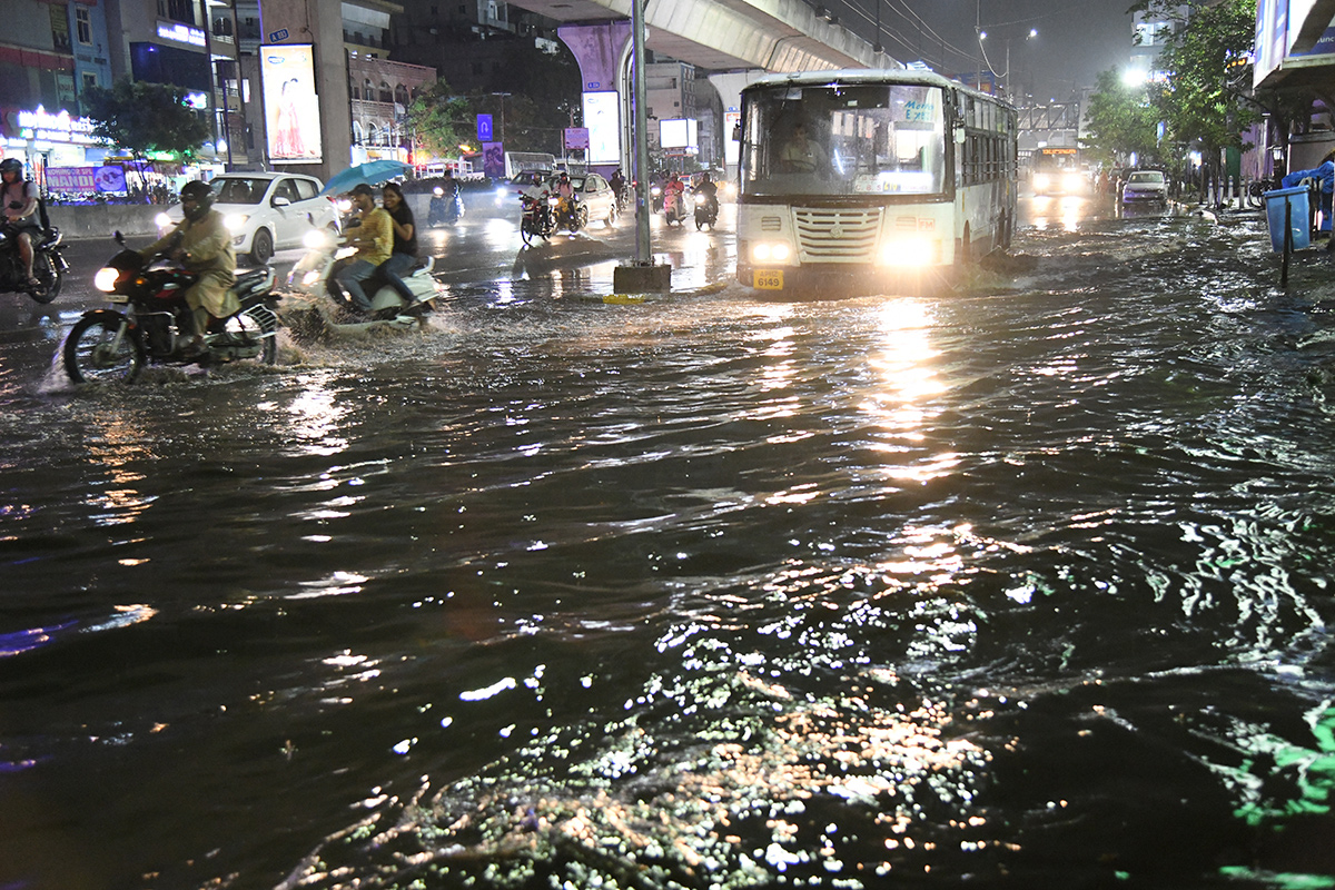 rains in hyderabad live - Sakshi4