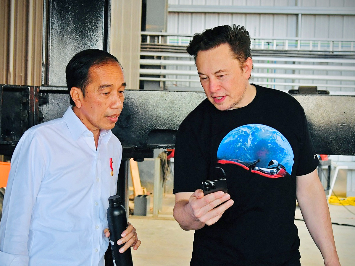 Tesla CEO and world richest person elon musk with world leaders Photos_1 - Sakshi3