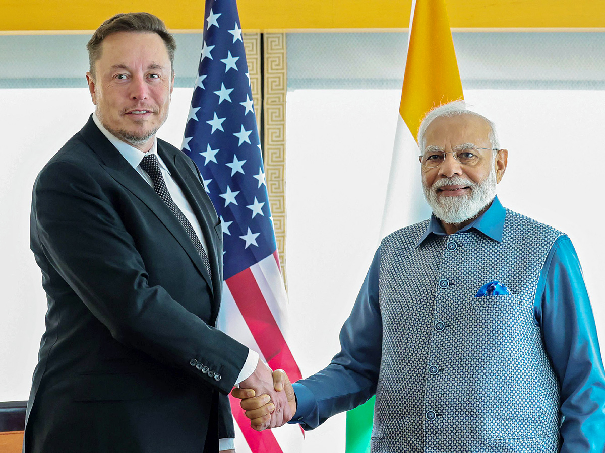 Tesla CEO and world richest person elon musk with world leaders Photos_1 - Sakshi6