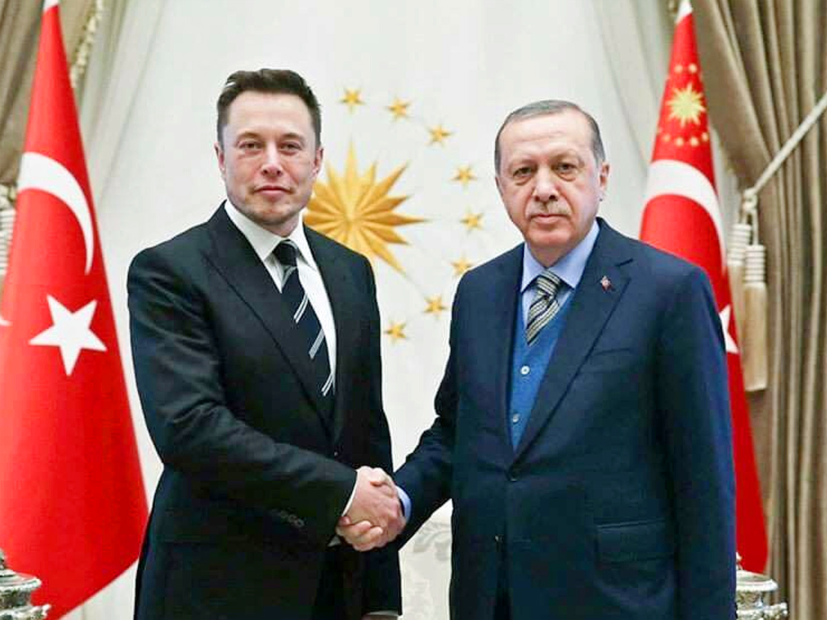 Tesla CEO and world richest person elon musk with world leaders Photos_1 - Sakshi10