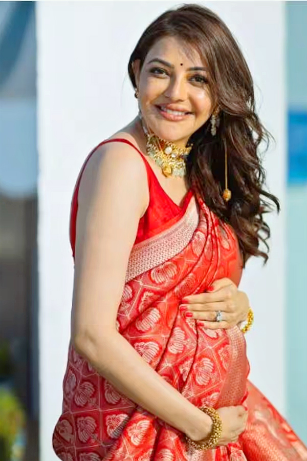 Actress Kajal Aggarwal In Beautiful Saree Stills Phtoos - Sakshi16