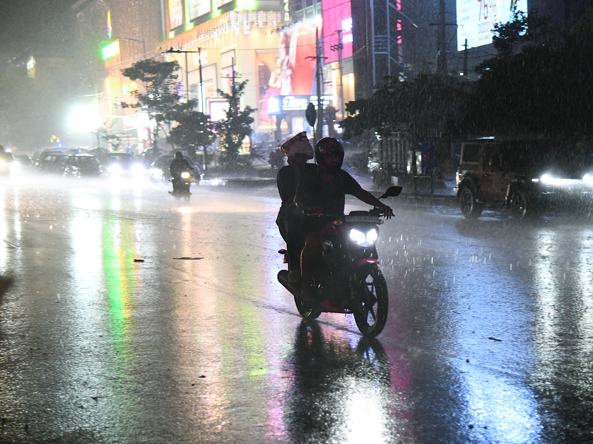 Heavy Rain In Hyderabad Photos - Sakshi14