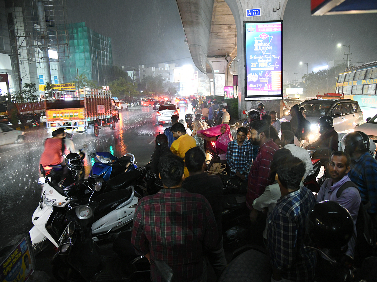 Heavy Rain In Hyderabad Photos - Sakshi15