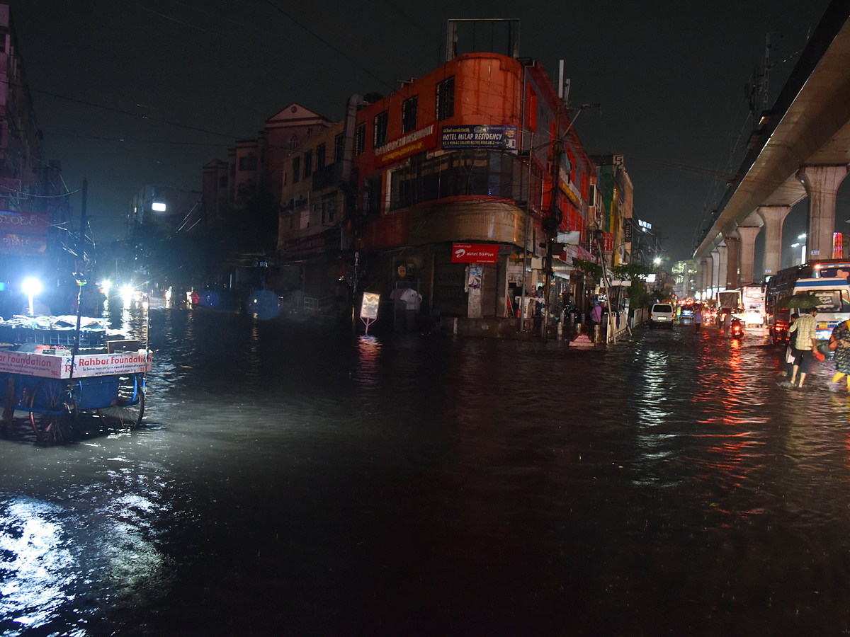 Heavy Rain In Hyderabad Photos - Sakshi22