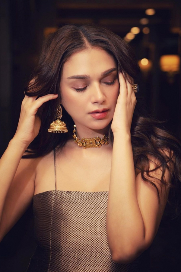 Indian Actress Aditi Rao Hydari Latest HD Photo Gallery - Sakshi3