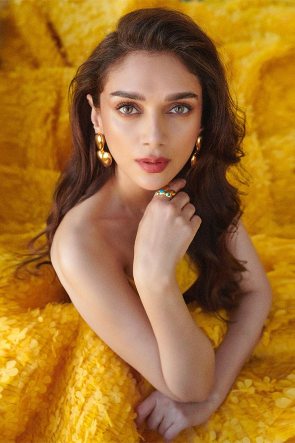 Indian Actress Aditi Rao Hydari Latest HD Photo Gallery - Sakshi7