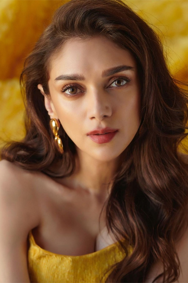 Indian Actress Aditi Rao Hydari Latest HD Photo Gallery - Sakshi9