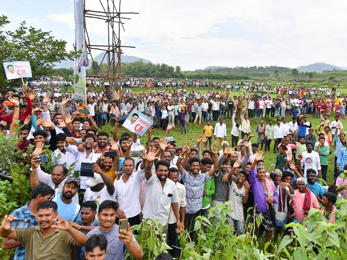 AP CM Jagan Launches Jagananna Amma Vodi Scheme Photos - Sakshi37