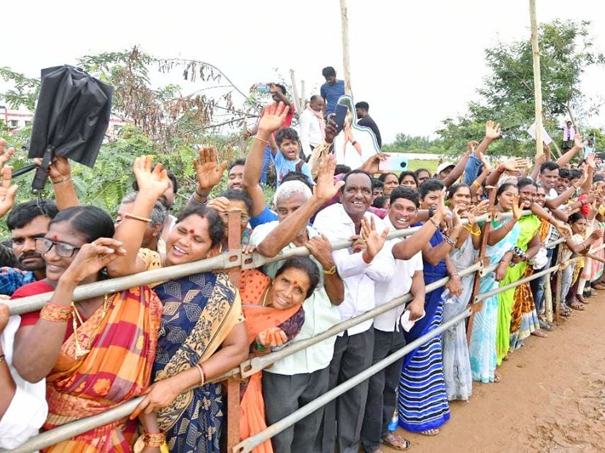 AP CM Jagan Launches Jagananna Amma Vodi Scheme Photos - Sakshi40