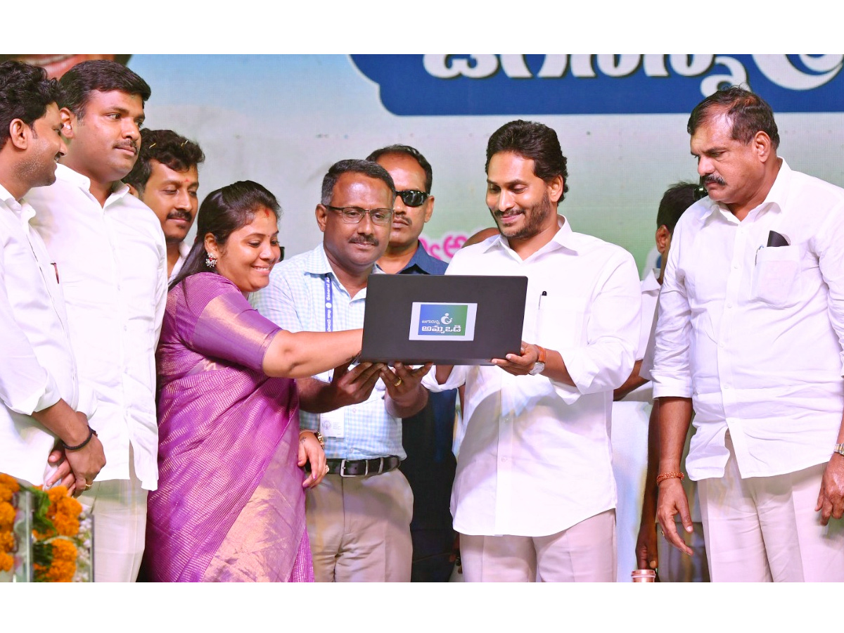 AP CM Jagan Launches Jagananna Amma Vodi Scheme Photos - Sakshi23