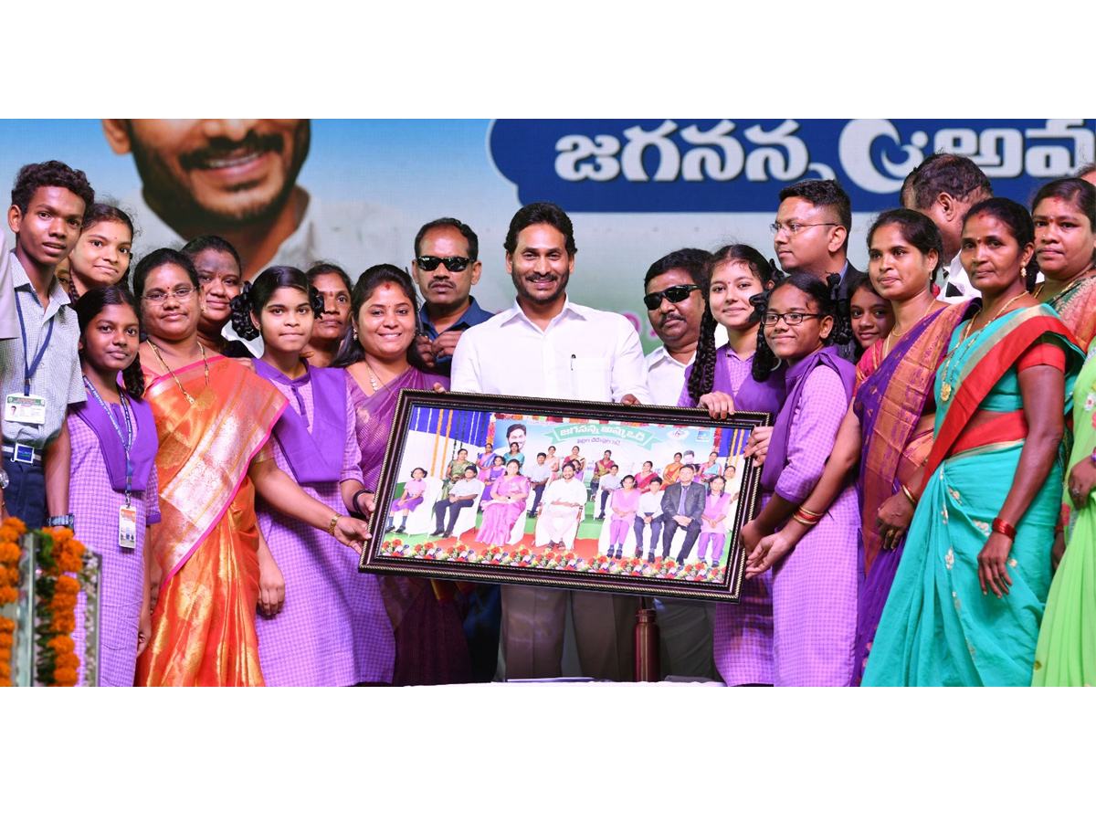 AP CM Jagan Launches Jagananna Amma Vodi Scheme Photos - Sakshi26