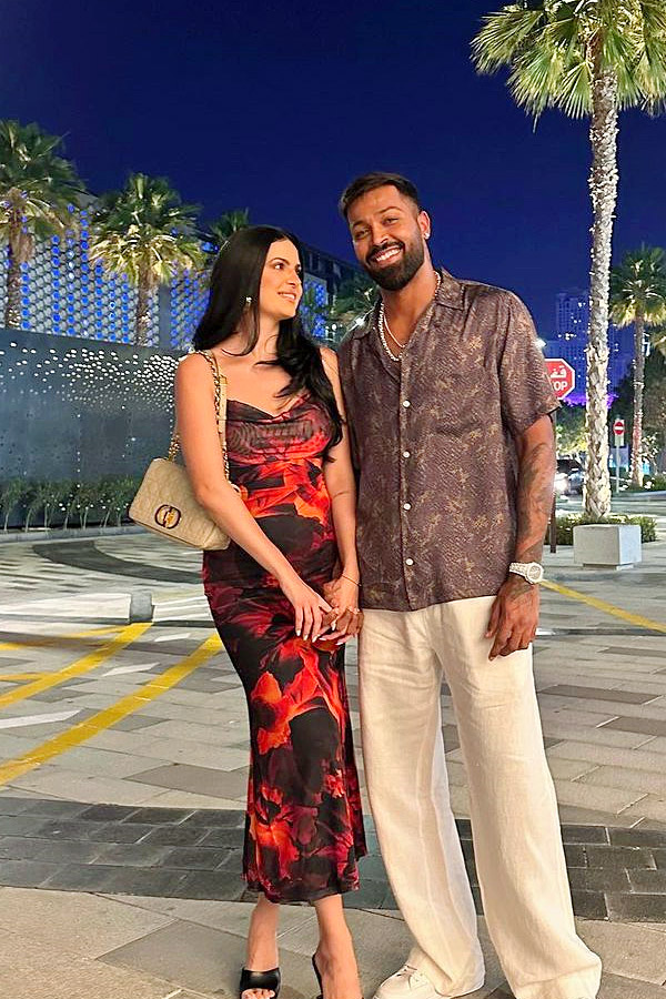 Hardik Pandya Wife Natasa Stancovic Stunning Viral Photos - Sakshi10