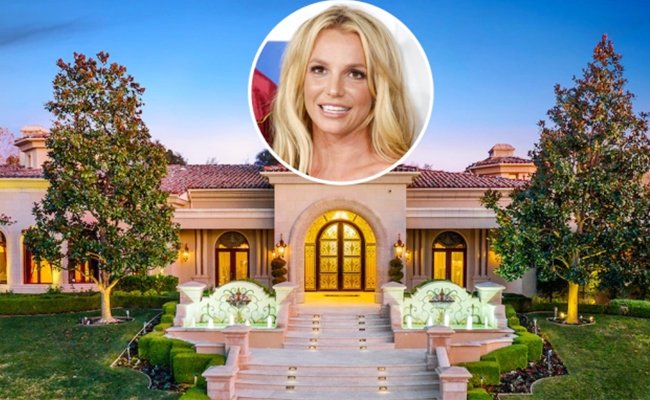 Britney Spears Buys Sprawling Calabasas Mansion Photo Gallery - Sakshi1