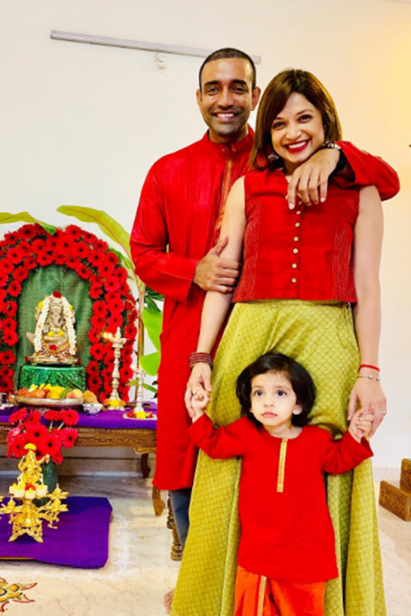 Robin Uthappa Wife Shheethal HD Photo Gallery - Sakshi5