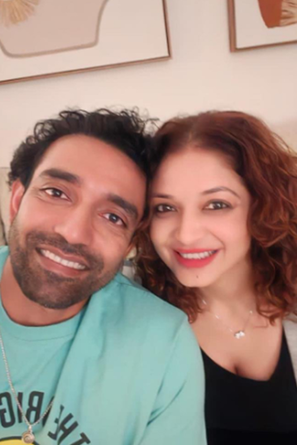 Robin Uthappa Wife Shheethal HD Photo Gallery - Sakshi4