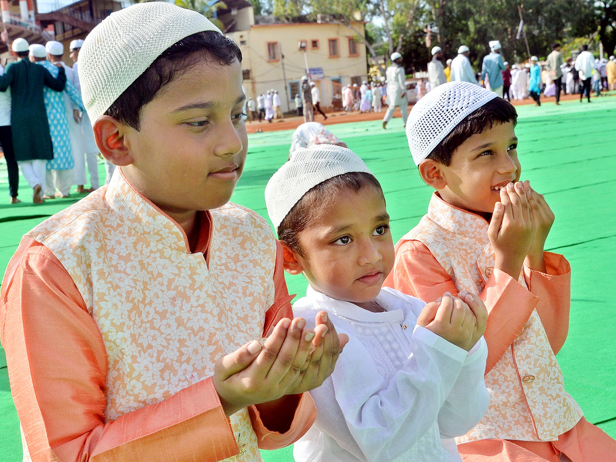 Bakrid Celebrations at Vijayawada Indira Gandhi Municipal Stadium Photos - Sakshi15