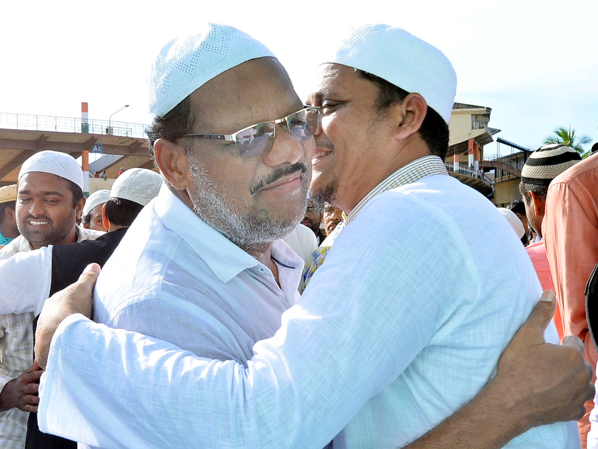 Bakrid Celebrations at Vijayawada Indira Gandhi Municipal Stadium Photos - Sakshi19