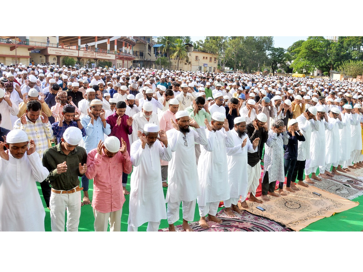 Bakrid Celebrations at Vijayawada Indira Gandhi Municipal Stadium Photos - Sakshi3