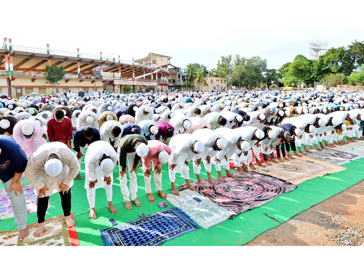 Bakrid Celebrations at Vijayawada Indira Gandhi Municipal Stadium Photos - Sakshi6