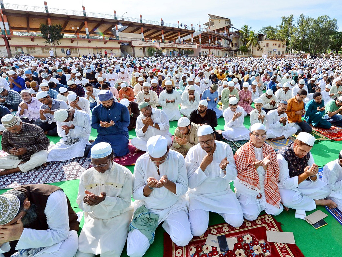 Bakrid Celebrations at Vijayawada Indira Gandhi Municipal Stadium Photos - Sakshi9