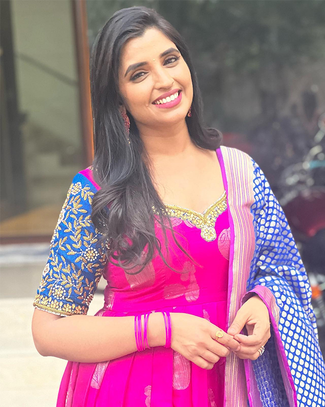 Telugu Anchor Shyamala Saree Stills - Sakshi21