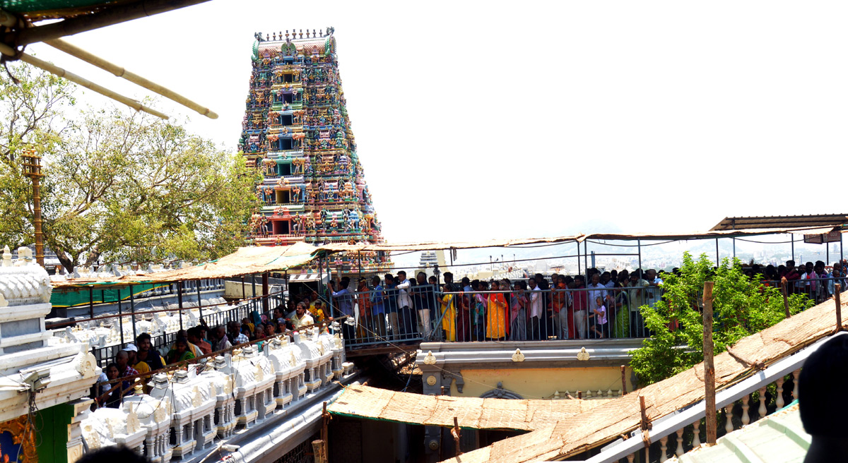 Huge rush of devotees continues at Kanaka Durga Temple - Sakshi11