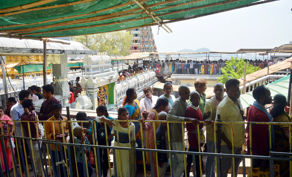 Huge rush of devotees continues at Kanaka Durga Temple - Sakshi13