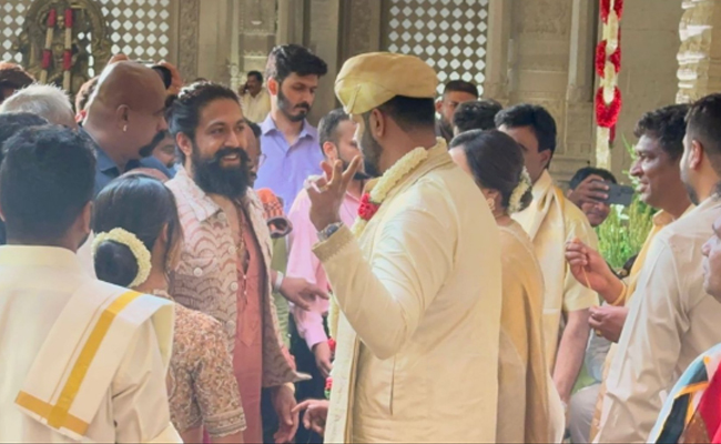 Sumalatha Son Abhishek Ambareesh Wedding Photo Gallery - Sakshi8