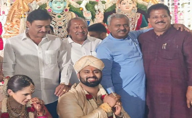 Sumalatha Son Abhishek Ambareesh Wedding Photo Gallery - Sakshi11