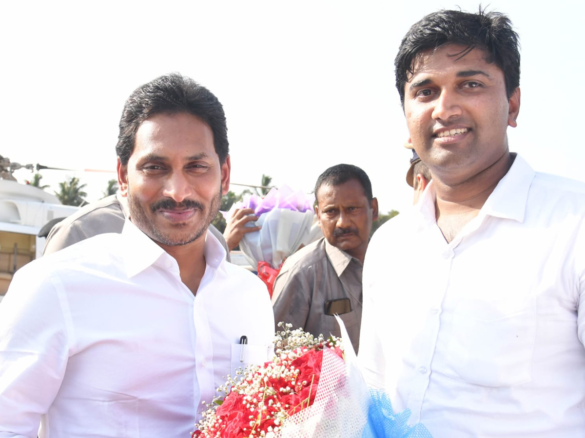 CM Jagan Convoy Receives Grand Welcome at konaseema Photos - Sakshi30