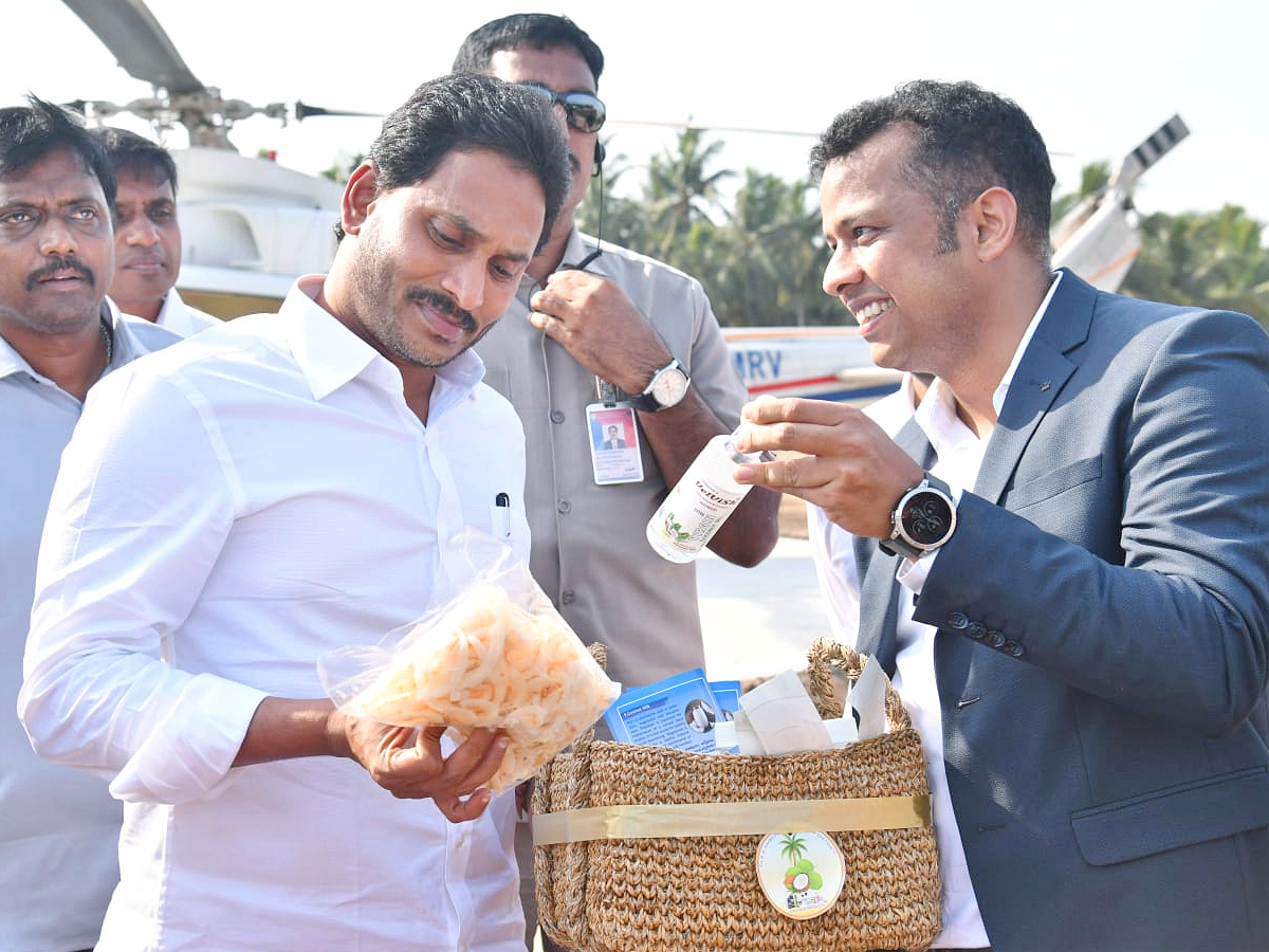 CM Jagan Convoy Receives Grand Welcome at konaseema Photos - Sakshi31