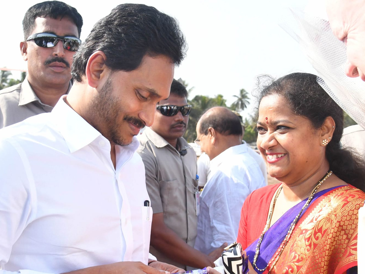 CM Jagan Convoy Receives Grand Welcome at konaseema Photos - Sakshi34