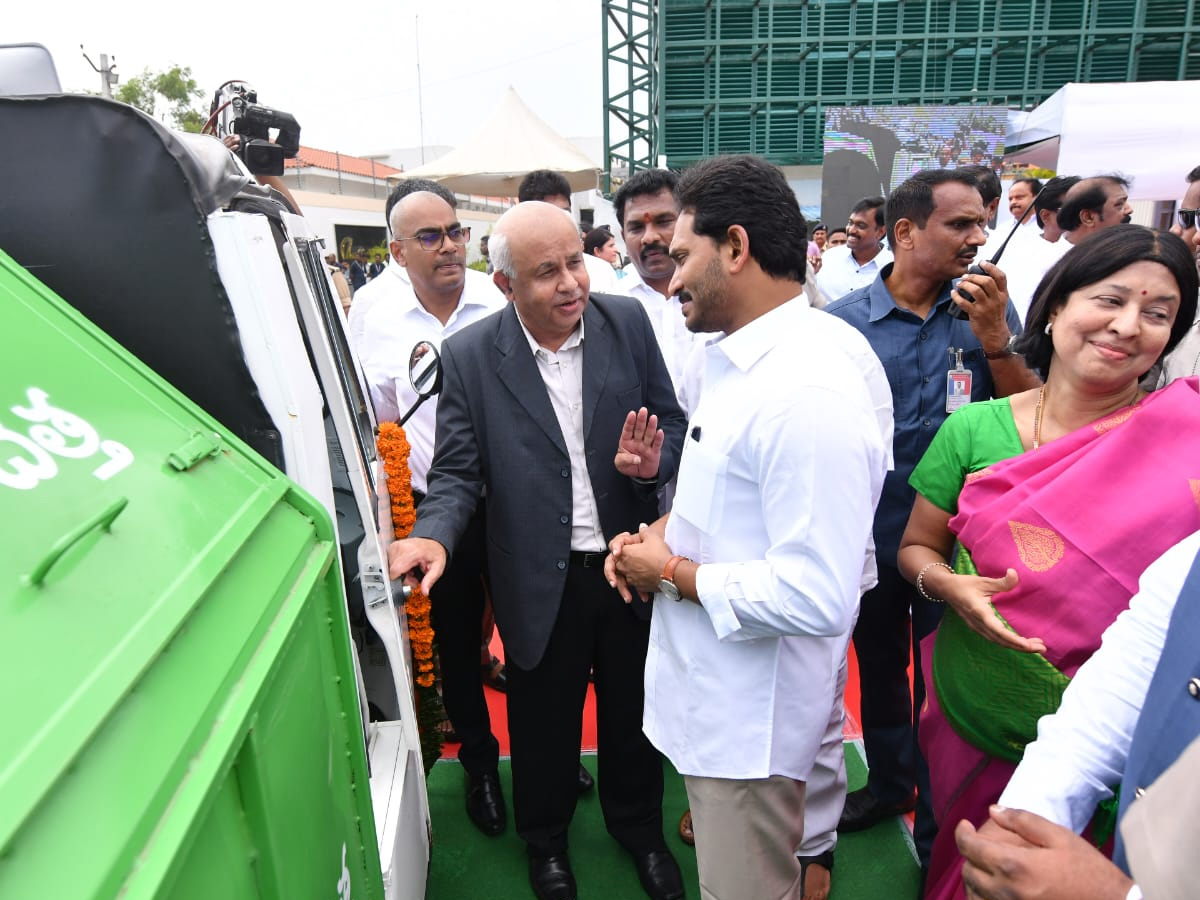 Cm Jagan Launched E Autos Under Garbage Photos - Sakshi14