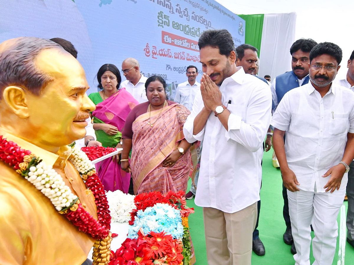 Cm Jagan Launched E Autos Under Garbage Photos - Sakshi7