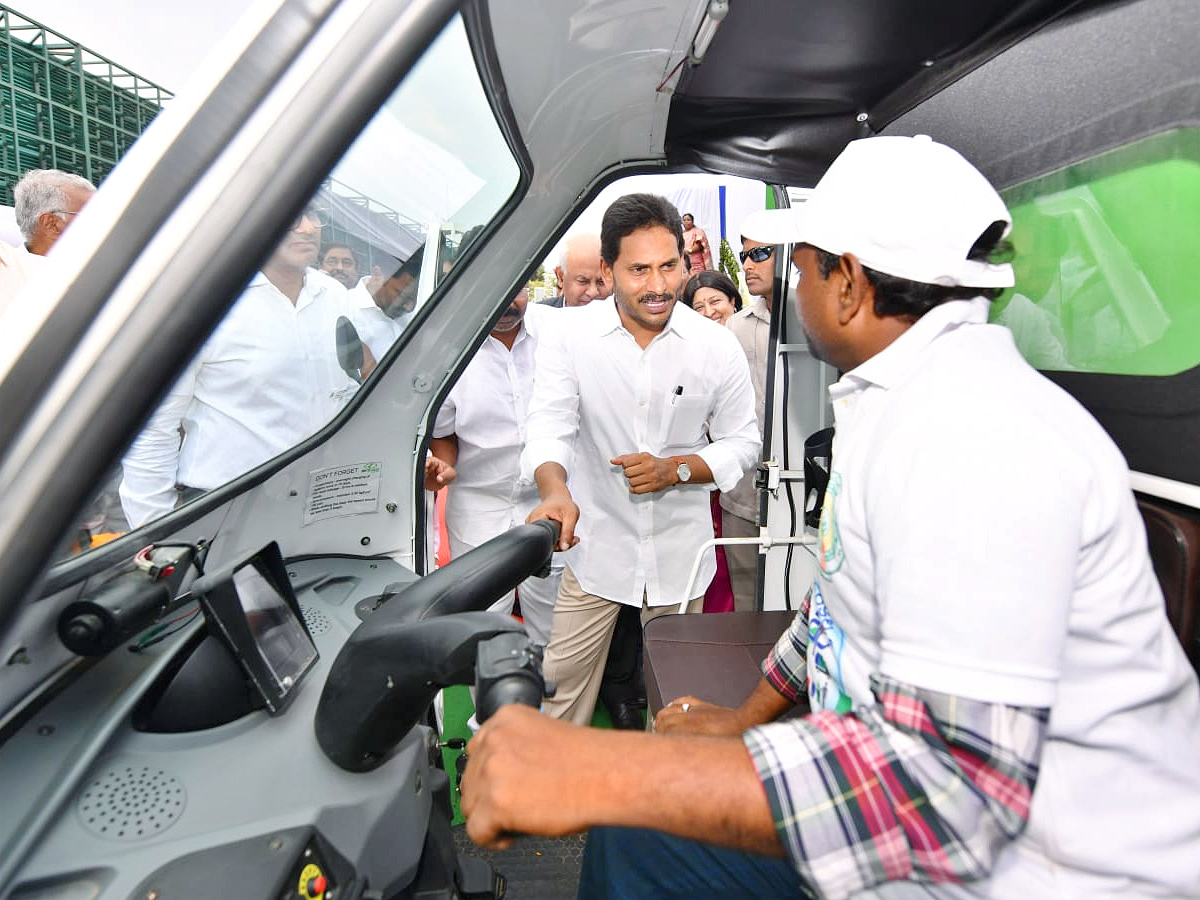 Cm Jagan Launched E Autos Under Garbage Photos - Sakshi9