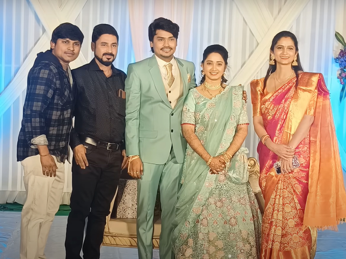 Jabardasth Kevvu Karthik got married Photos - Sakshi4