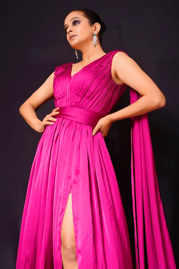 Priyamani Looks Stunning in Pink Gown Photos - Sakshi5