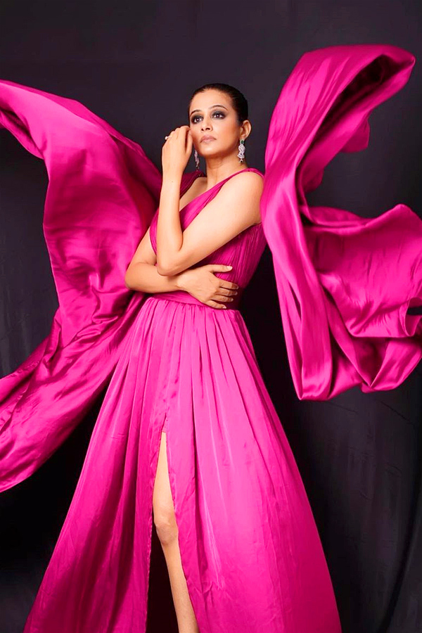 Priyamani Looks Stunning in Pink Gown Photos - Sakshi7