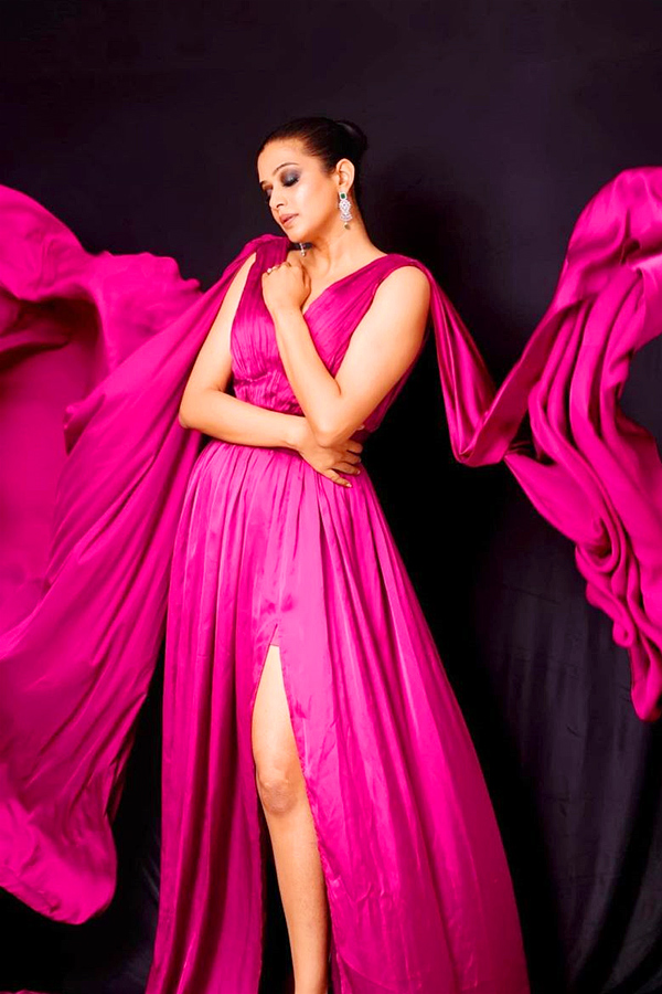 Priyamani Looks Stunning in Pink Gown Photos - Sakshi8