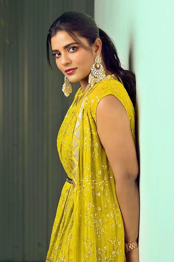 Aishwarya Rajesh Latest Photos - Sakshi12