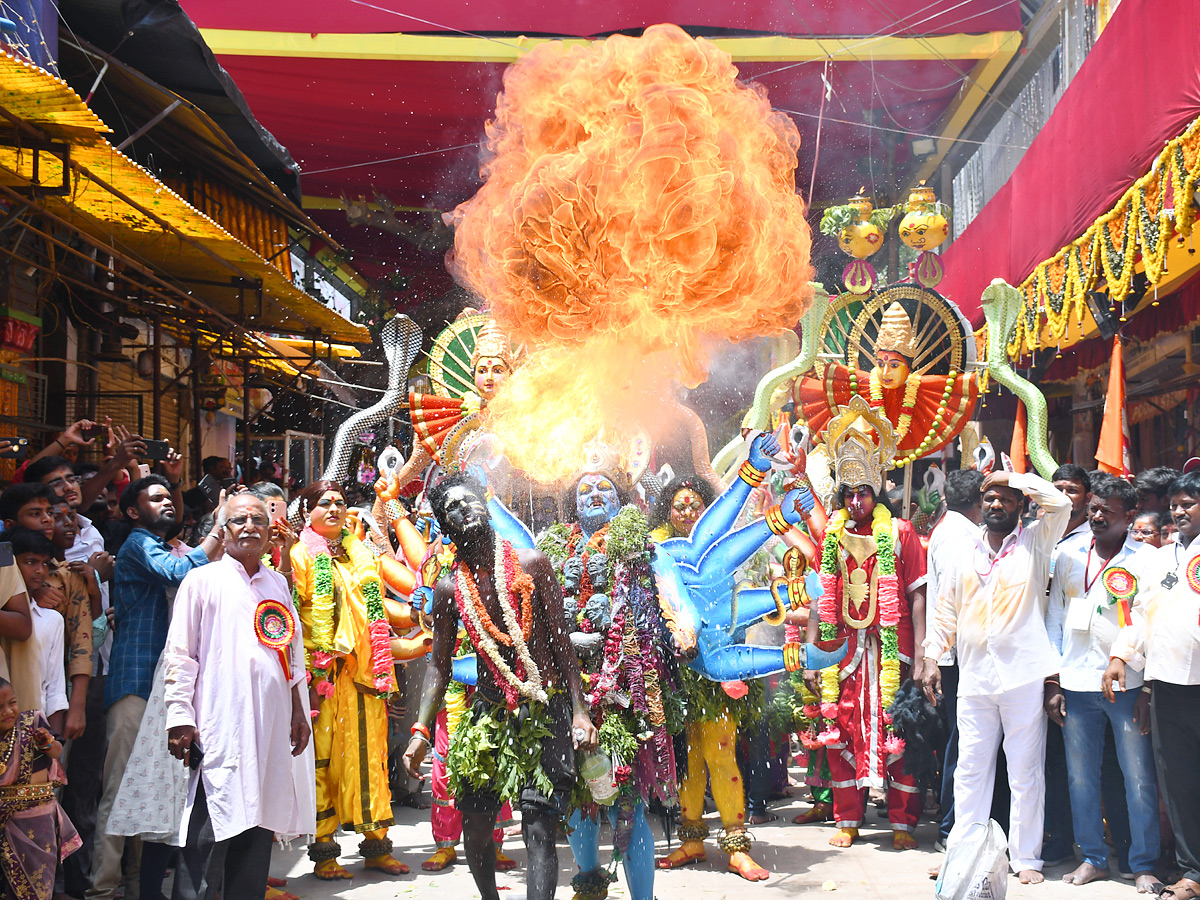 Ujjaini Mahankali Bonalu at Secunderabad PHotos - Sakshi11