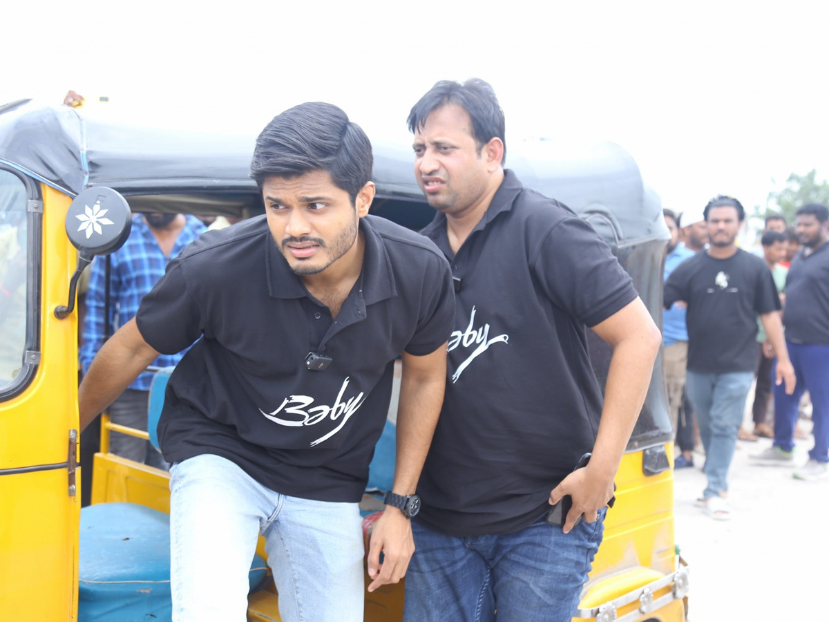 Huge Auto Activity With Baby Movie Team HD Photo Gallery - Sakshi9