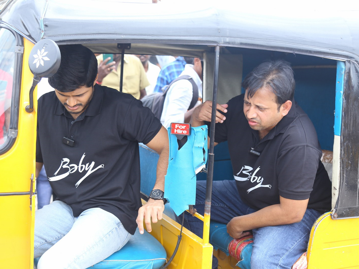 Huge Auto Activity With Baby Movie Team HD Photo Gallery - Sakshi10