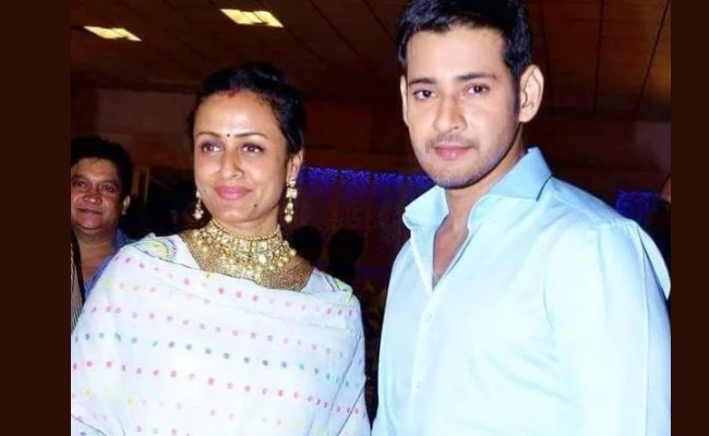 Mahesh Babu And Wife Namrata Marriage Photos - Sakshi14