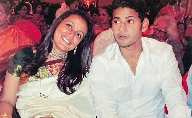 Mahesh Babu And Wife Namrata Marriage Photos - Sakshi17