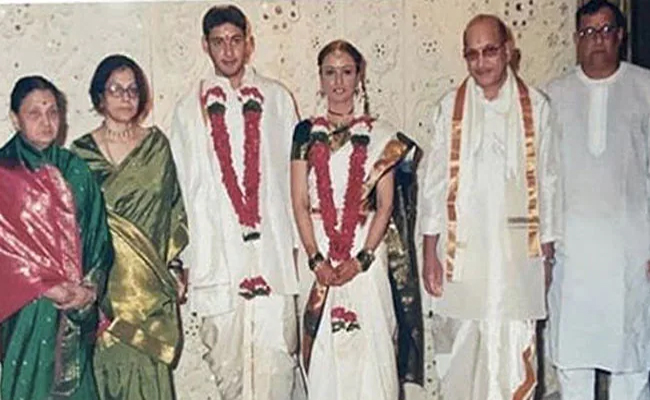 Mahesh Babu And Wife Namrata Marriage Photos - Sakshi3