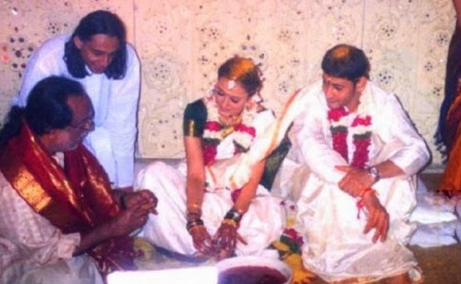 Mahesh Babu And Wife Namrata Marriage Photos - Sakshi5