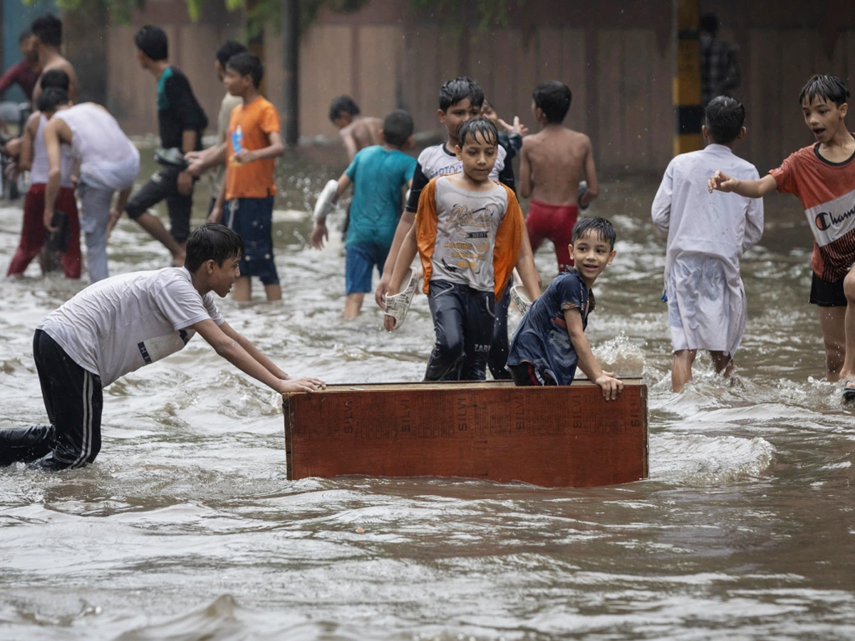 Heavy Rainfall Lashes Northern India Photo Gallery - Sakshi10