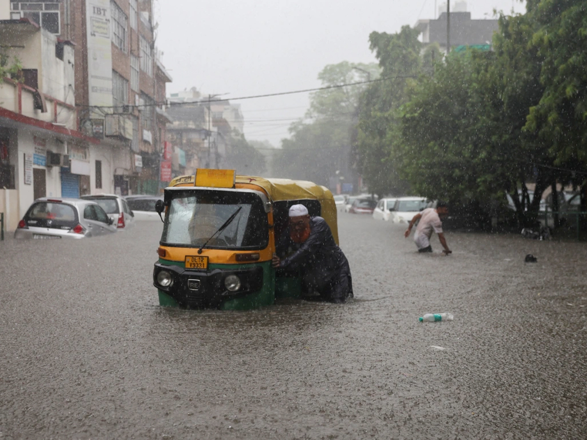 Heavy Rainfall Lashes Northern India Photo Gallery - Sakshi5