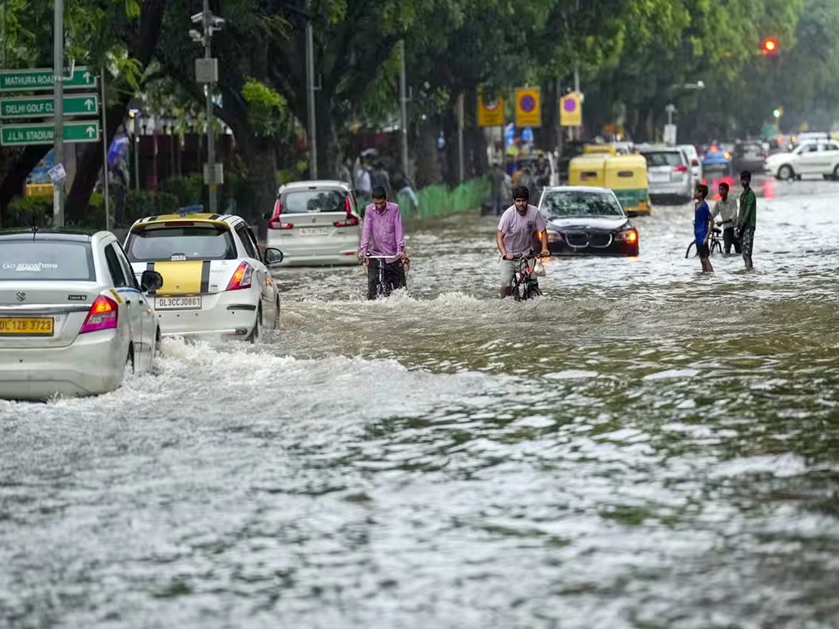 Heavy Rainfall Lashes Northern India Photo Gallery - Sakshi11